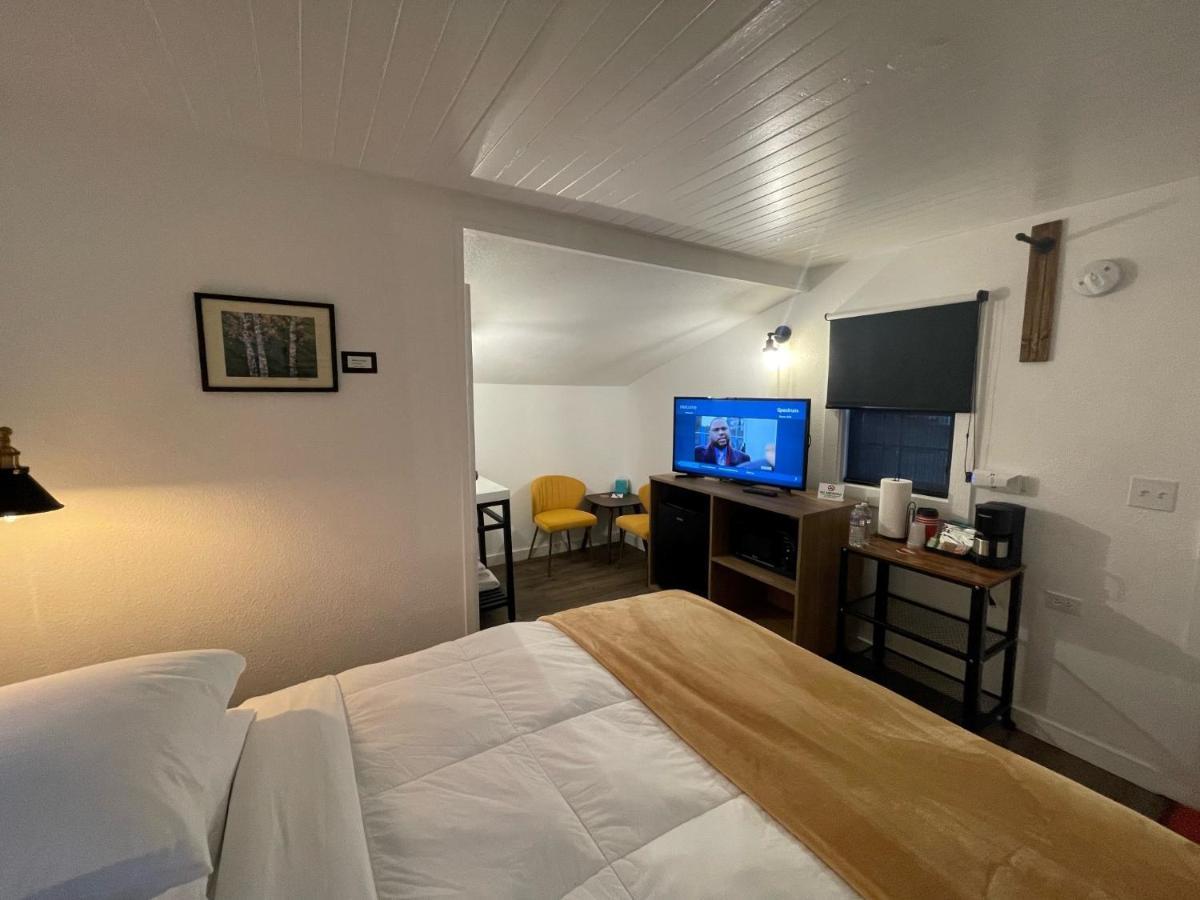 The Hotel 3*